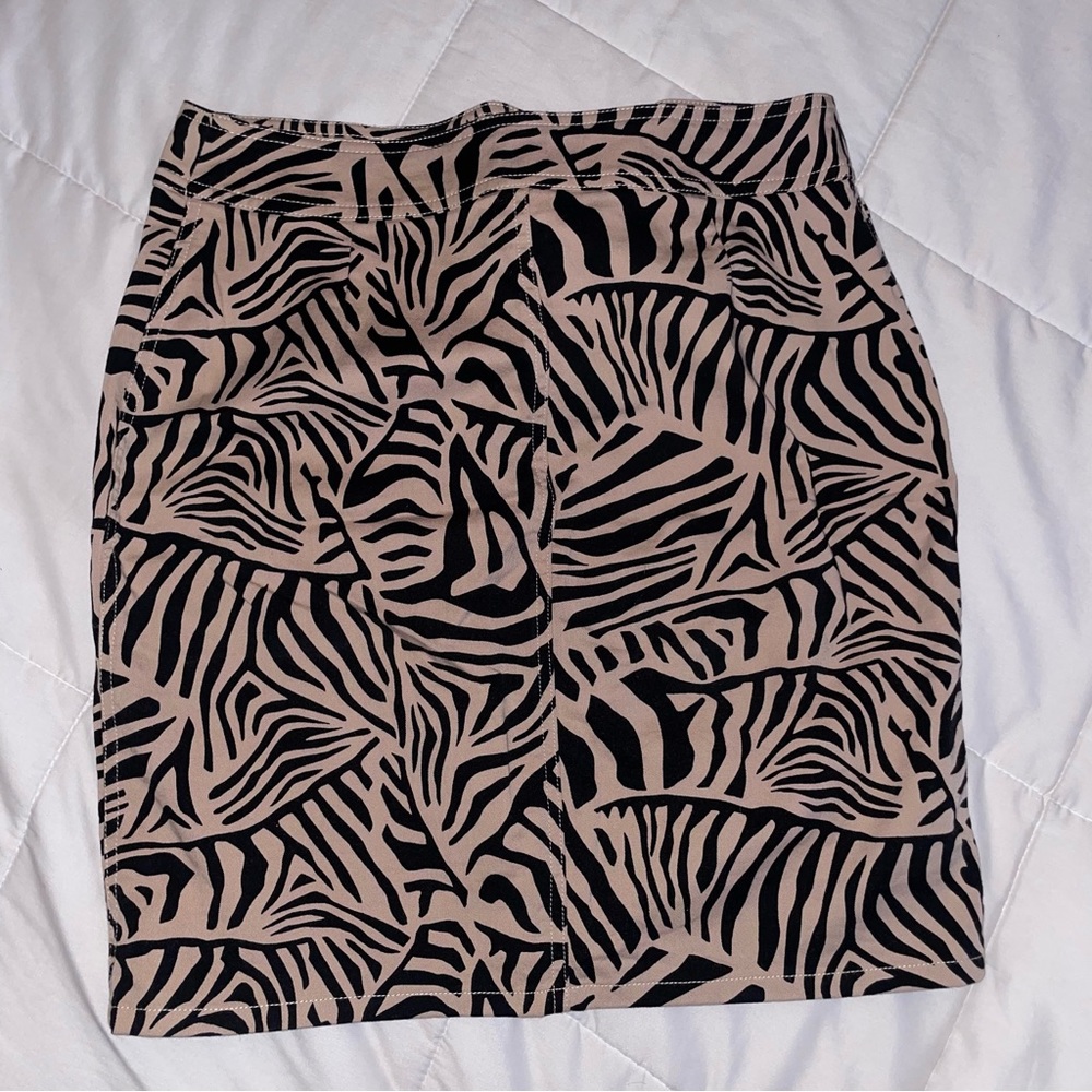 Mini skirt - Picture 2 of 5